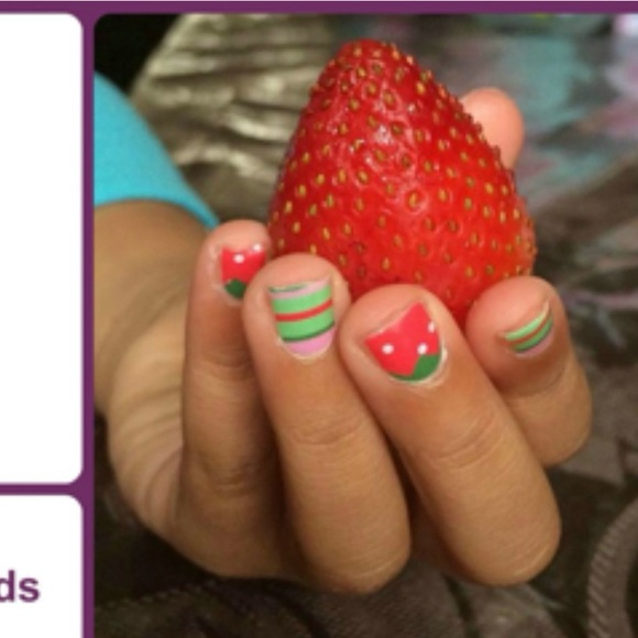 Jamberry Juniors Strawberry Fields Full Sheet Nail Wraps - Picture 2 of 8